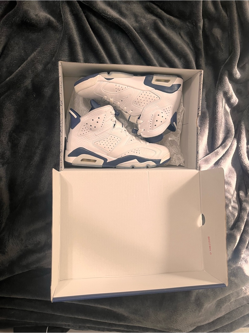 MIDNIGHT NAVY Jordan 6 retros